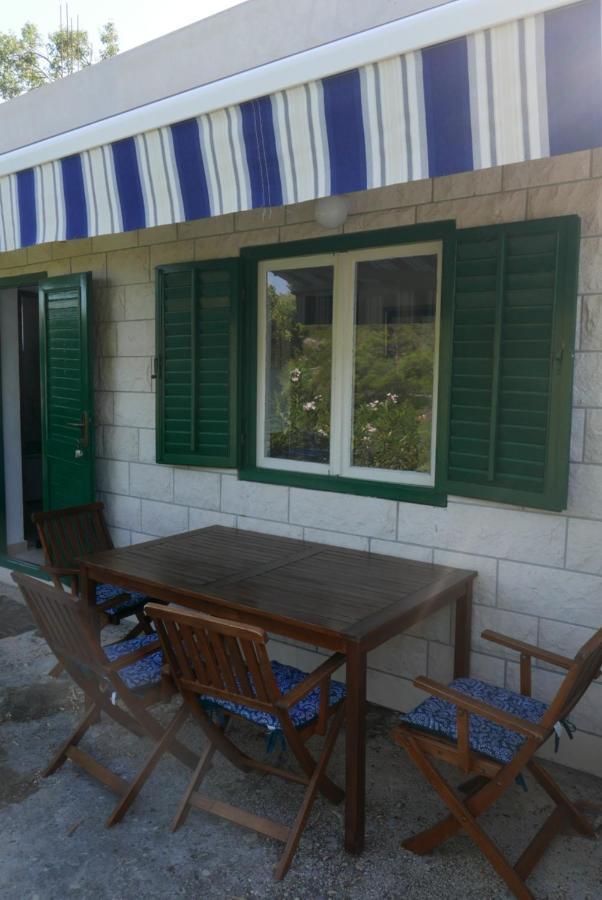 Vacation House "Pave" Povlja  Esterno foto