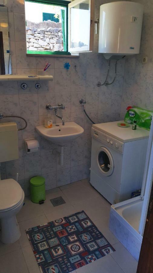 Vacation House "Pave" Povlja  Esterno foto