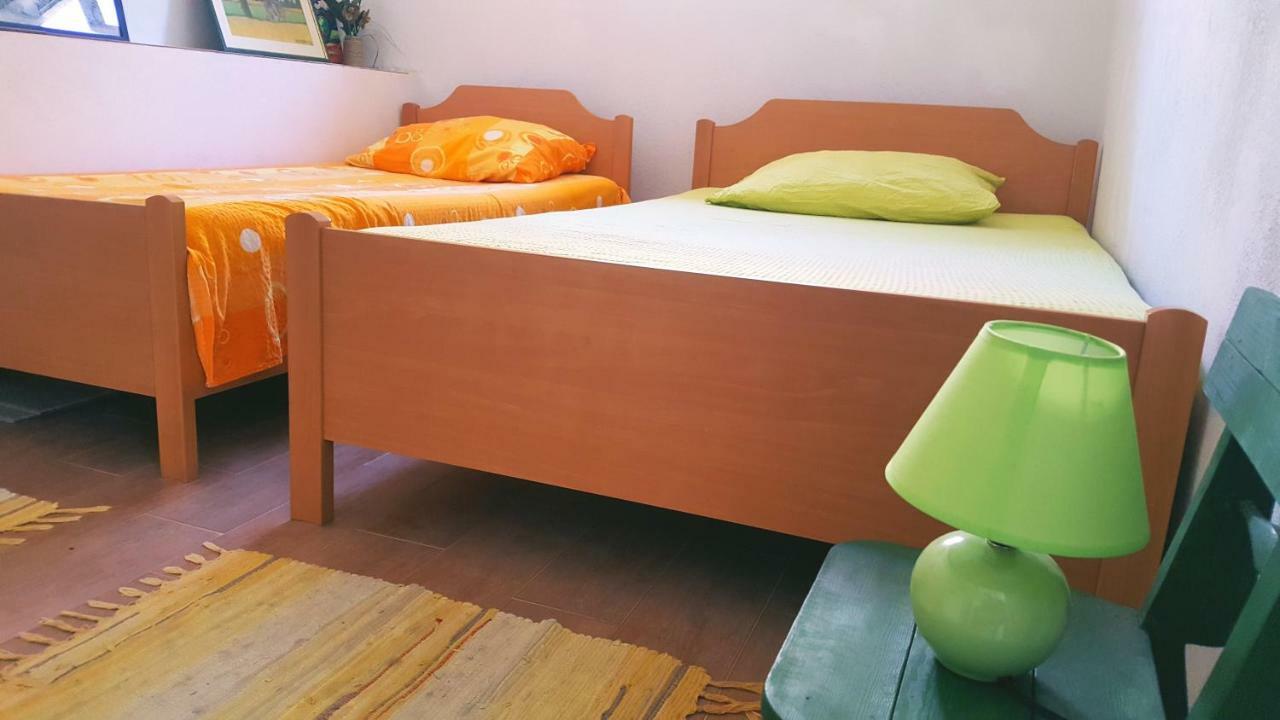 Vacation House "Pave" Povlja  Esterno foto